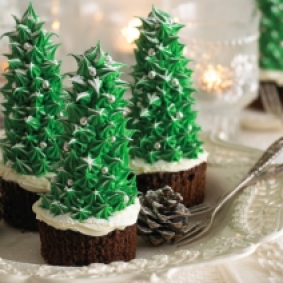 tall-christmas-trees-cupcakes